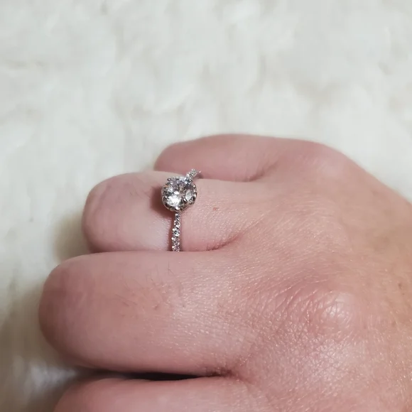 Ring - Picture 3 of 3